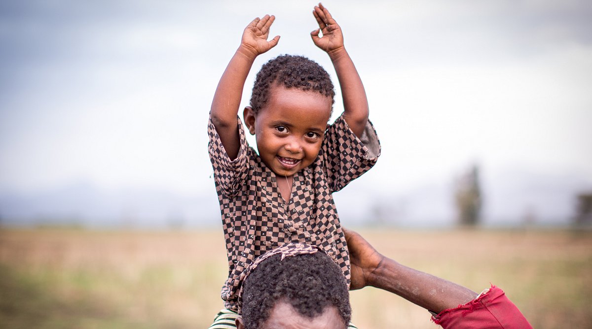 Aminat und sein Grossvater in Äthiopien