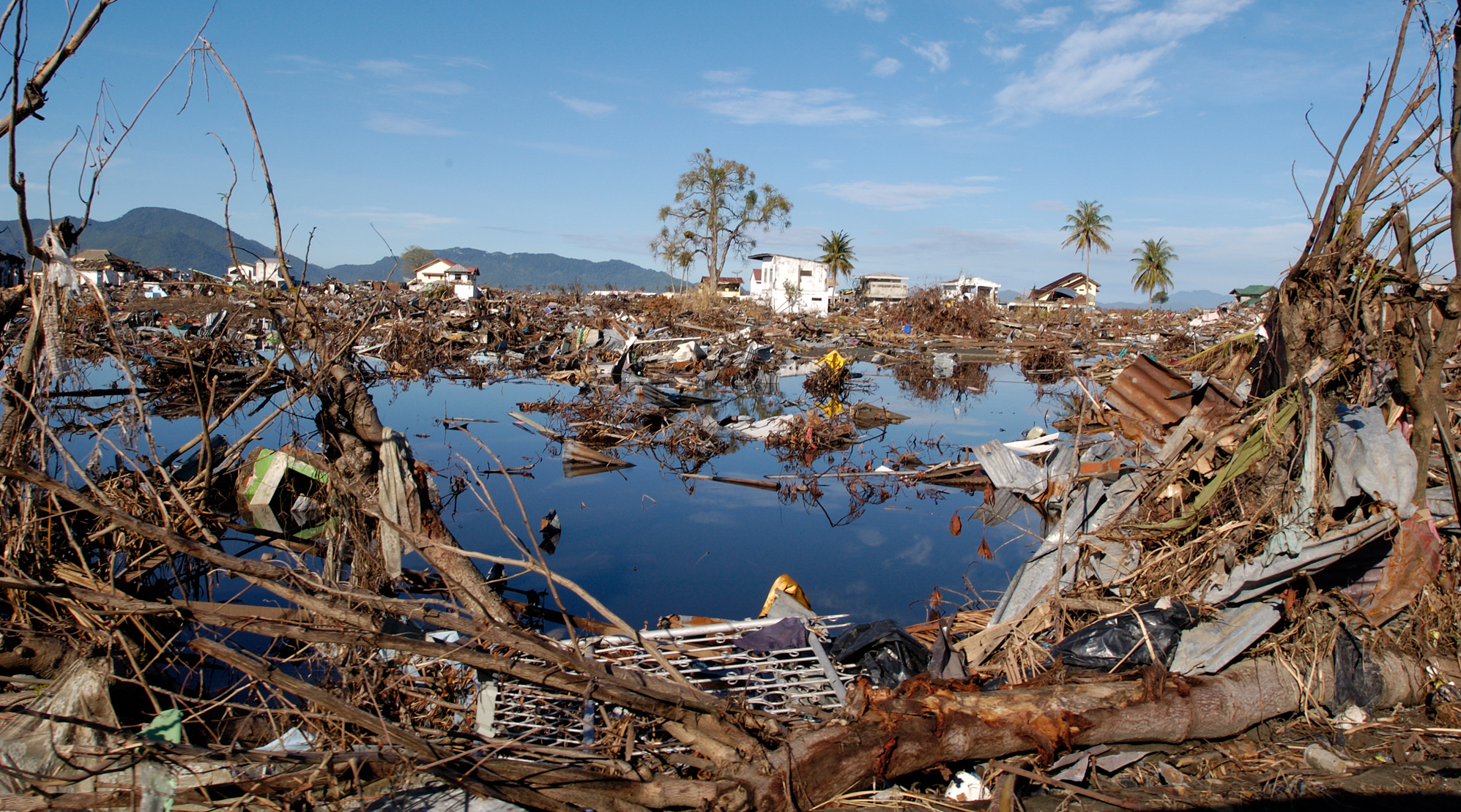 Zerstörung durch den Tsunami in Indonesien
