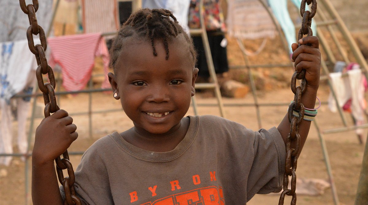 Mädchen lebt in Ebola-Tagesstätte in Sierra Leone