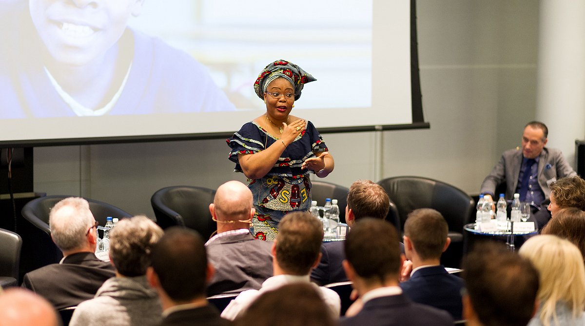 Rede von Leymah Gbowee, Friedensnobelpreisträgerin, am Business Event von World Vision Schweiz