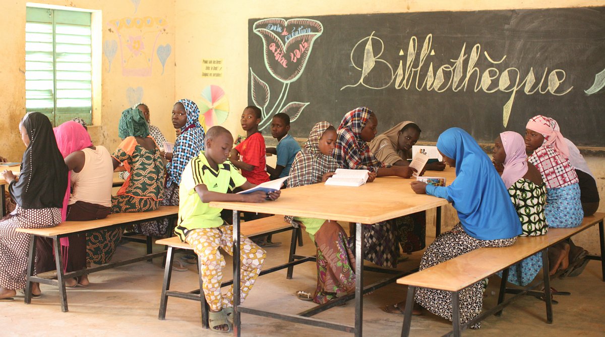 Bibliothek in einer Schule im Niger