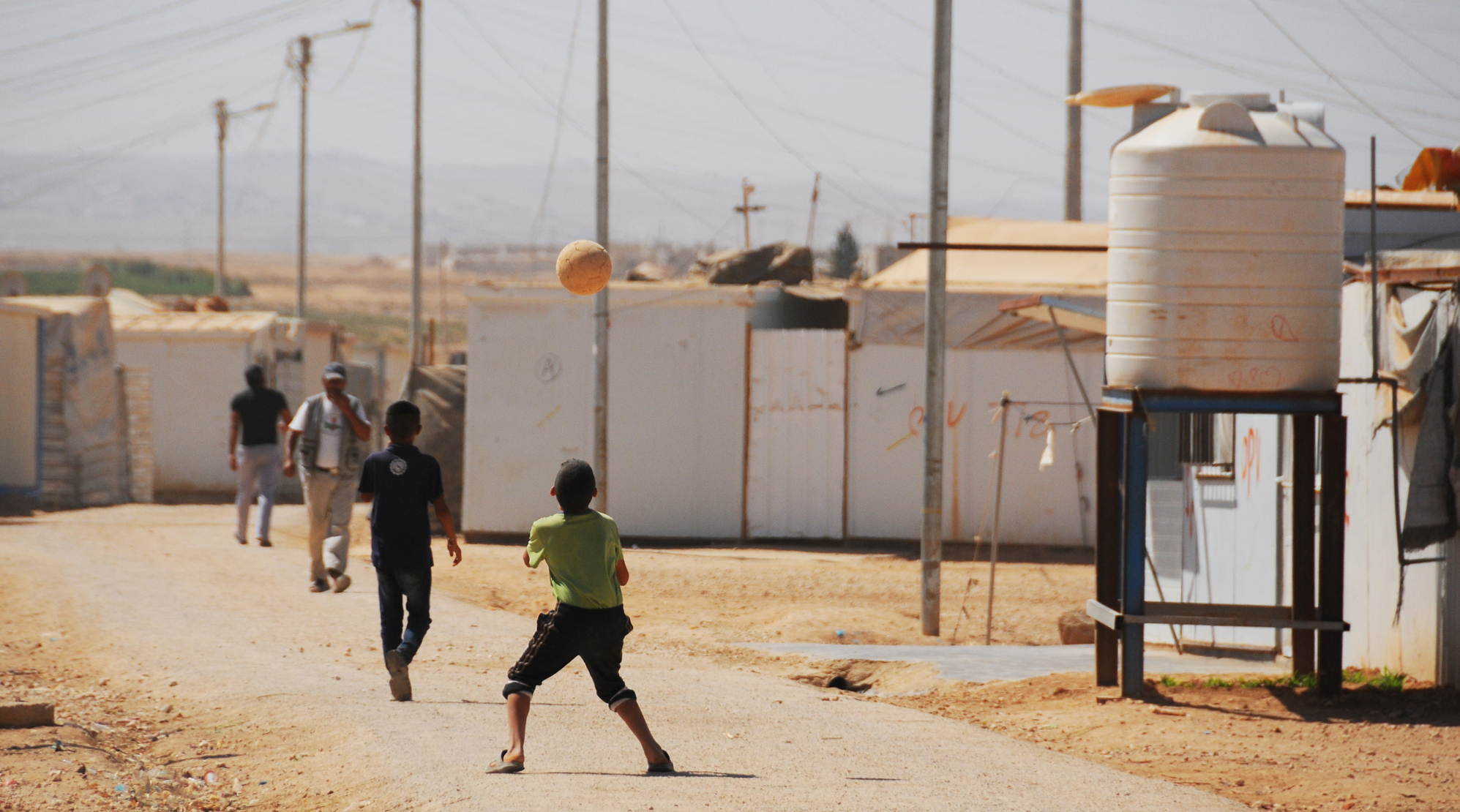 Strassen und Abwasserkanäle im Za'ataris Flüchtlingslager