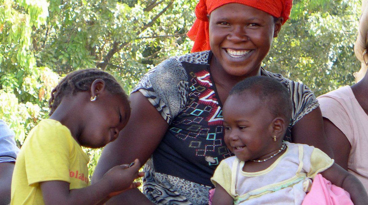 Mutter mit Kindern in Afrika