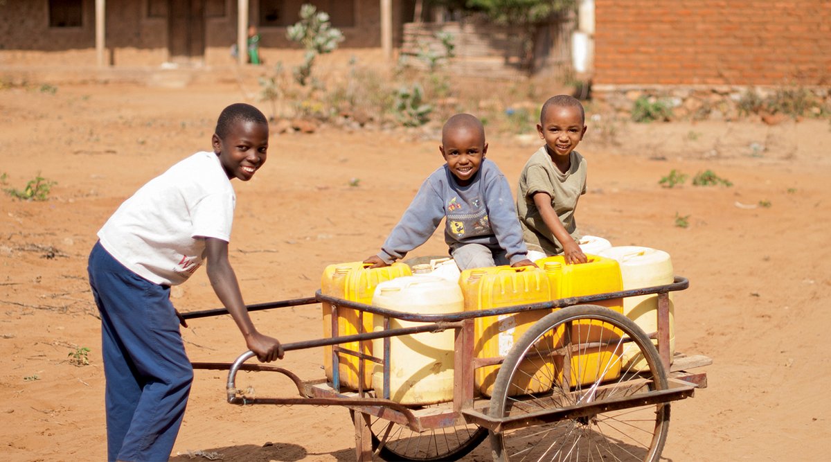 Fröhliche Kinder in Tansania.