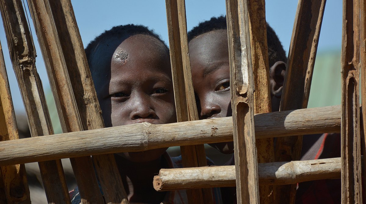 Kinder leiden am meisten unter den äusserst schwierigen Umständen in Südsudan. Über eine Million kleine Kinder sind unterernährt. Und Tausende wurden als Kindersoldaten in die Kämpfe mit einbezogen.