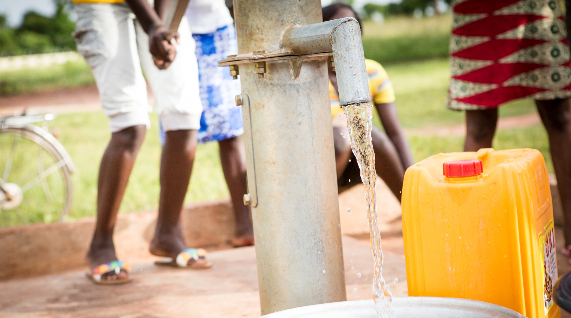 Durch sauberes Wasser werden Krankheiten reduziert.
