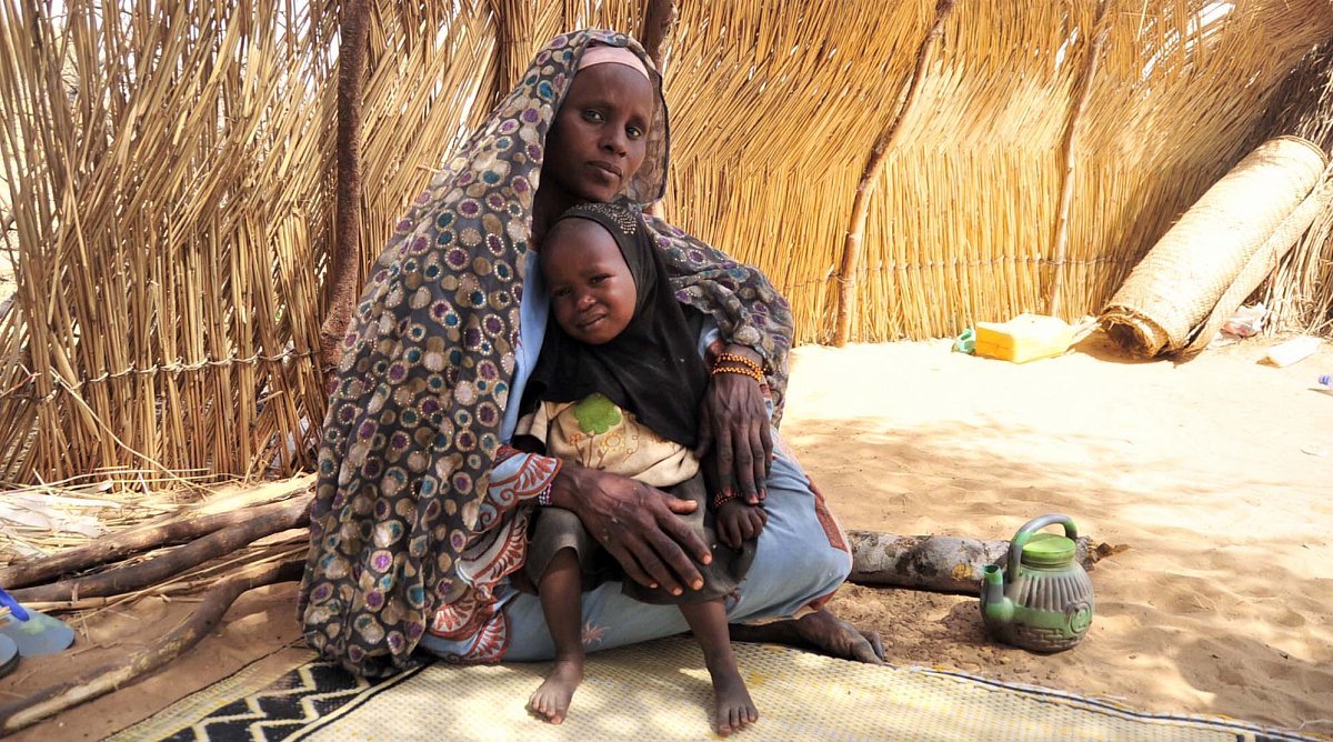 Mutter und Tochter, Vertriebene in der Tschadsee-Region
