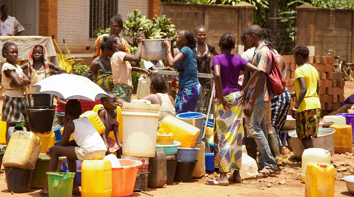 Wasserstelle im Flüchtlingslager in Bangui