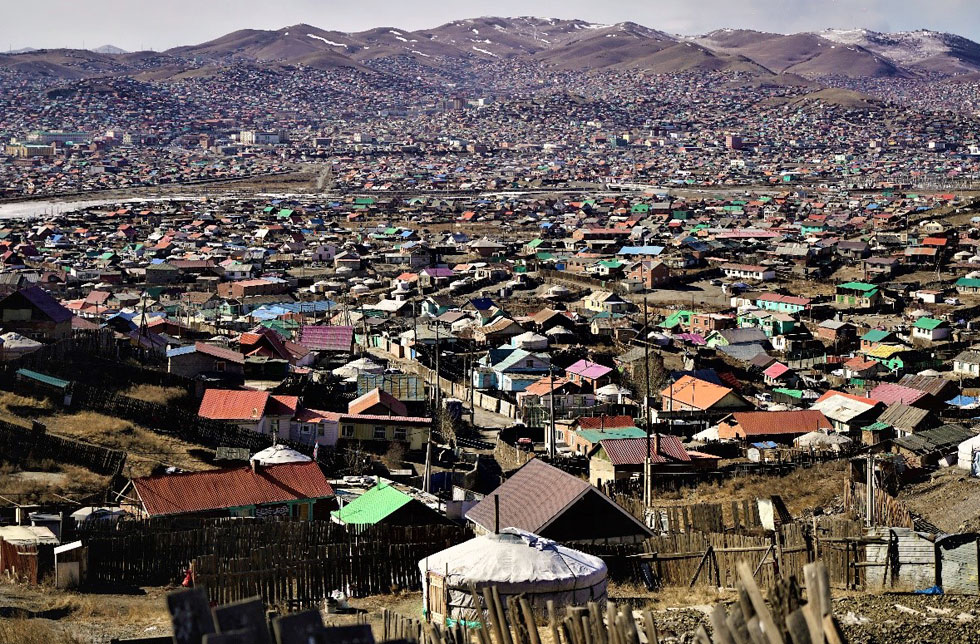 Mongolei: Blick über Bayanzurkh und die Hauptstadt Ulaanbaatar.