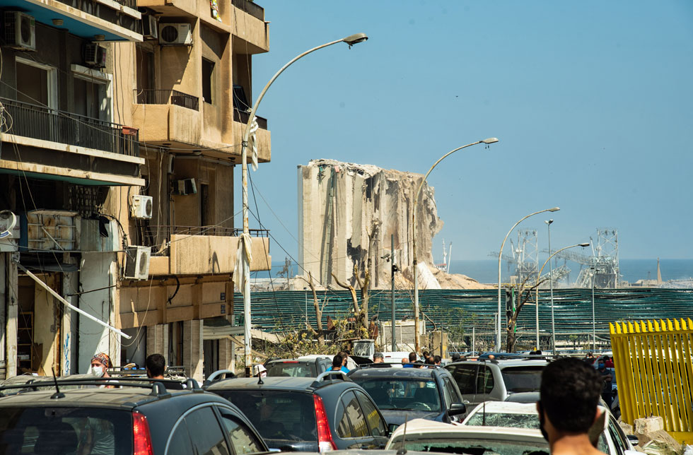 Beirut, Libanon: Blick über den zerstörten Hafen Beiruts nach der Explosion.