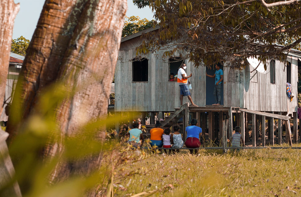 Amazonien, Brasilien: Mitarbeitende von World Vision besuchen Menschen in entlegenen Dörfern.