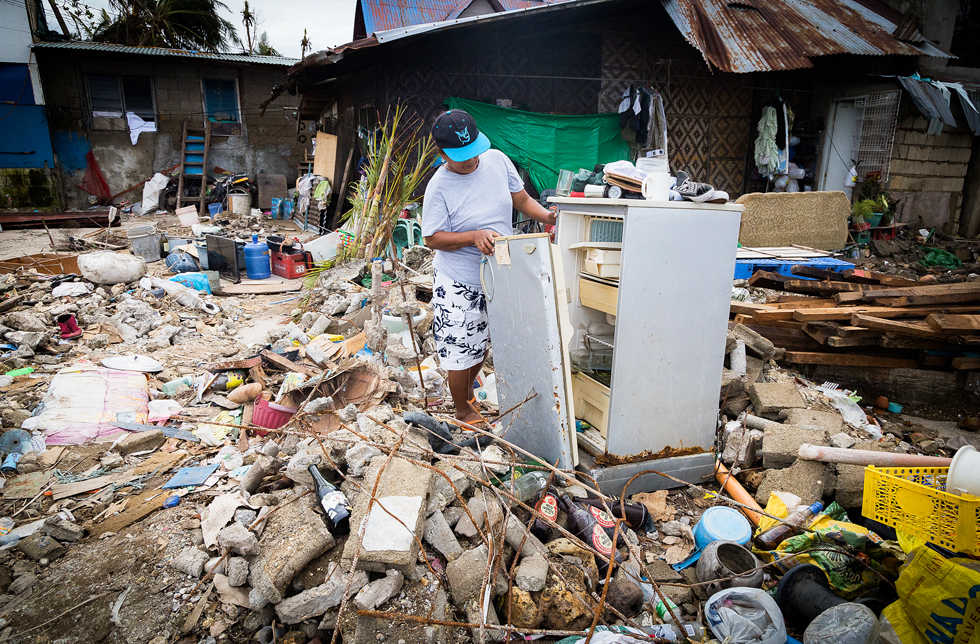 Philippinen: Ein vollständig durch einen Taifun zerstörtes Haus.