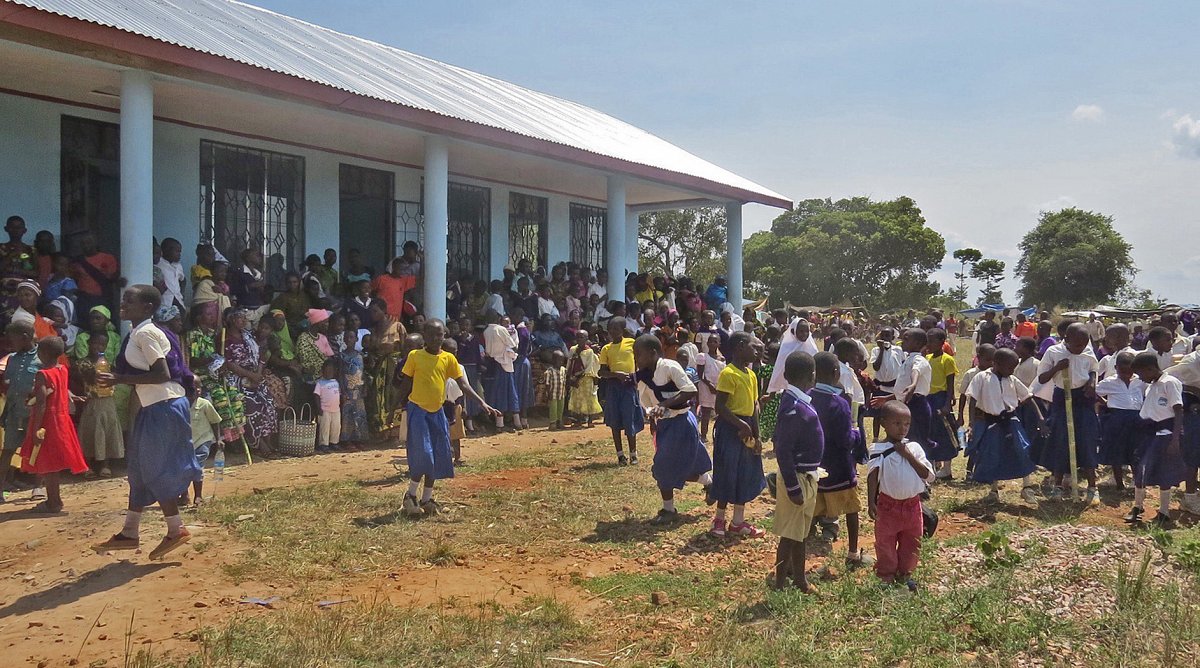 Eröffnung der Klinik in Muleba, Tansania