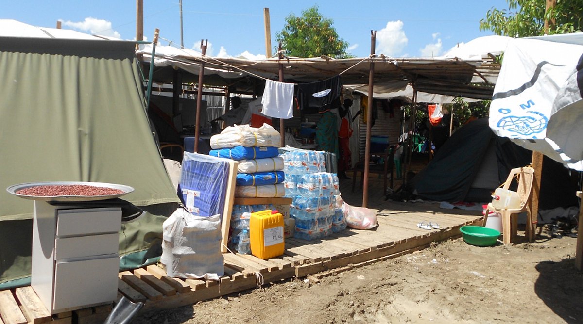 World Vision-Einsatzzentrum im Flüchtlingslager Malakal auf Paletten