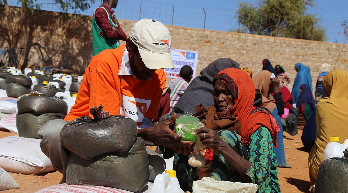 Verteilung von Lebensmitteln in Somalia von World Vision