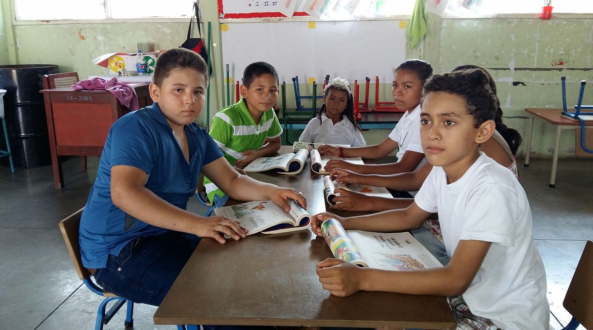 Buben in Nicaragua in der Schule