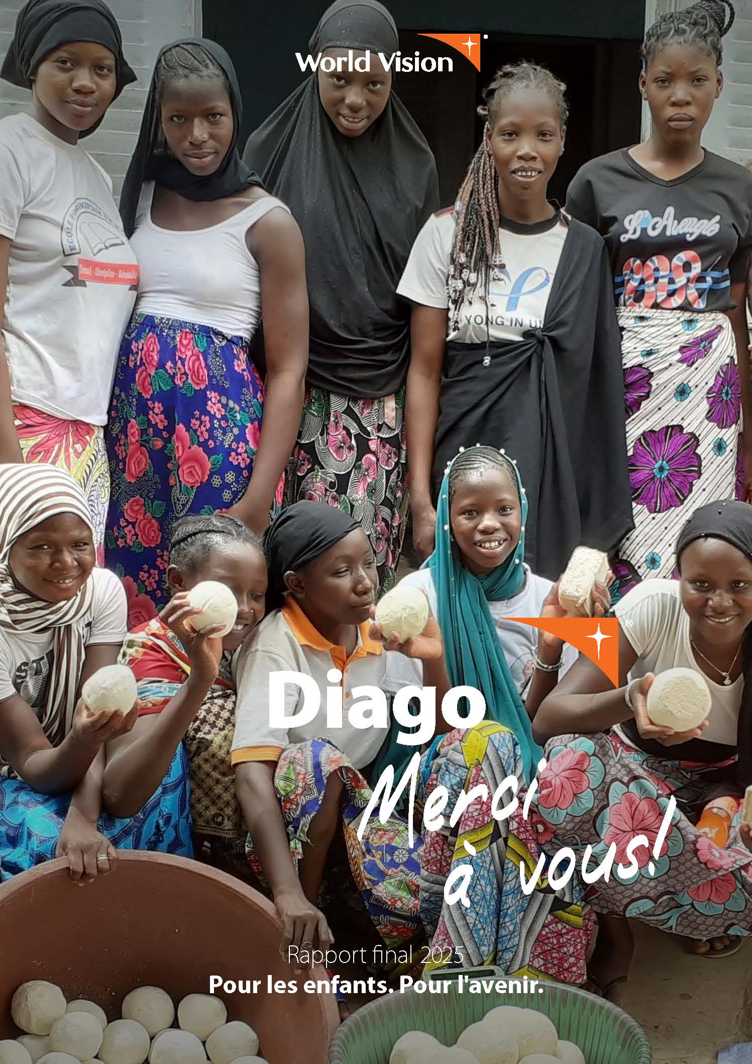 Page de couverture du rapport final montrant un groupe de jeunes femmes produisant des savons.