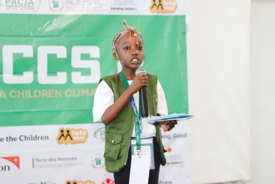 Kinder erheben ihre Stimmen am Africa Climate Summit