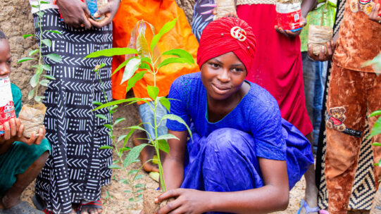 Les enfants du Mali plantent l'avenir