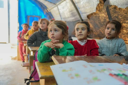 Libanon: Zehntausende Kinder auf der Flucht