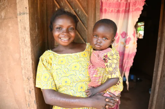 RDC : Grâce au programme PD-Hearth de l'World Vision , une médiatrice a pu aider sa fille à sortir de la malnutrition.